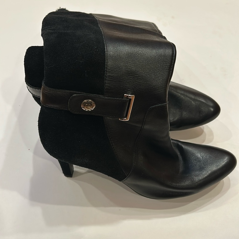 Ellen Tracy Black leather and suede boots Size 8 M